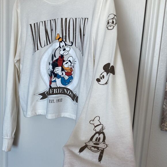 Disney Mickey Mouse, long sleeve shirt with side sleeve appliqué. Size XL - Picture 7 of 11